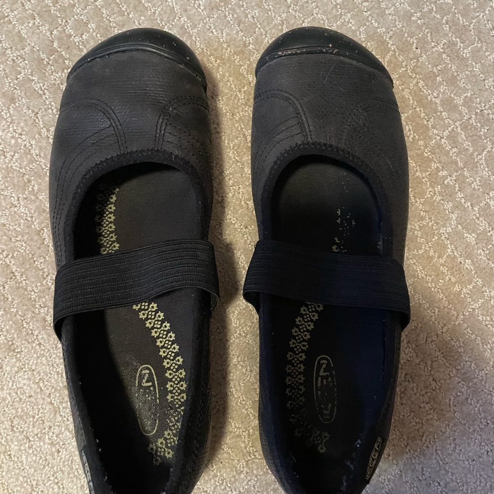 Keen Women’s Mary Jane flat Black size 10